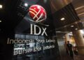 Logo Bursa Efek Indonesia (IDX) di gedung Bursa Efek Indonesia, Jakarta