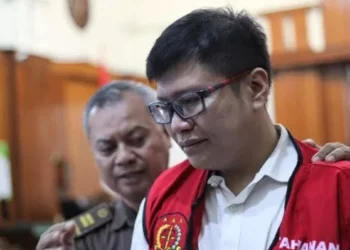 Gregorius Ronald Tannur saat menjalani sidang di pengadilan, terpidana kasus kematian Dini Sera Afriyanti.