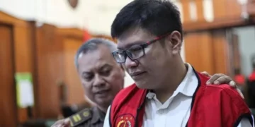 Gregorius Ronald Tannur saat menjalani sidang di pengadilan, terpidana kasus kematian Dini Sera Afriyanti.