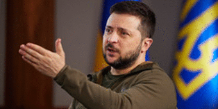 Presiden Ukraina Volodymyr Zelensky berbicara dalam sebuah wawancara di Kyiv.