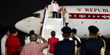 Presiden Prabowo Subianto bersiap pulang ke Indonesia dari Pangkalan Udara Paya Lebar Air Base, Singapura, 9 Agustus 2025.