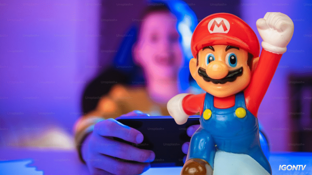 Figur Mario dengan latar anak bermain game