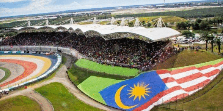 Valentino Rossi membalap di Sirkuit Sepang Malaysia pada musim 2021