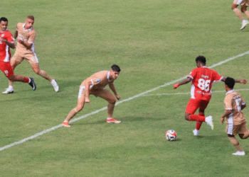 Gol Bruno Gomes pemain Semen Padang di anulir wasit karena offside