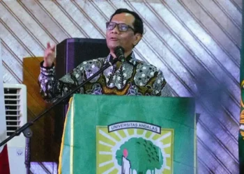 Mahfud MD saat memberikan kuliah umum di Universitas Andalas, Padang.