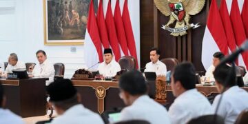 Presiden Prabowo memimpin sidang kabinet di Istana Kepresidenan